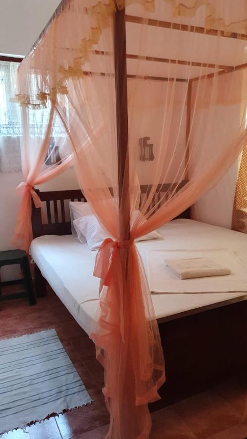 Guesthouse Kind And Love Hikkaduwa Dış mekan fotoğraf