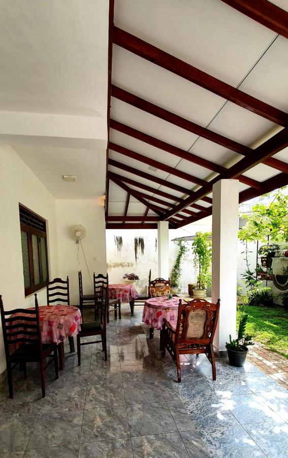 Guesthouse Kind And Love Hikkaduwa Dış mekan fotoğraf